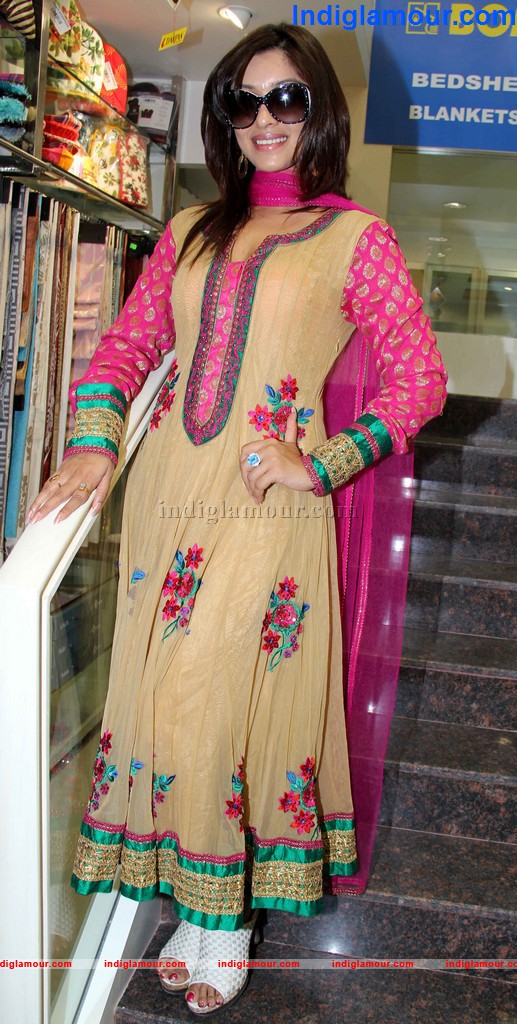 Harika Actress hd photo