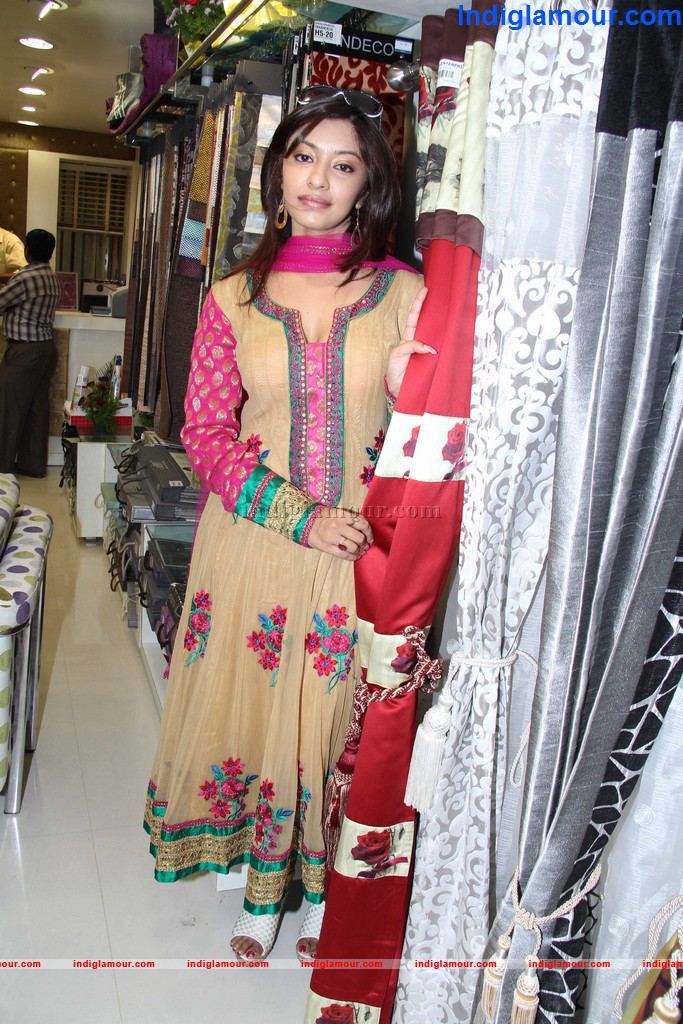 Harika Actress hd photo