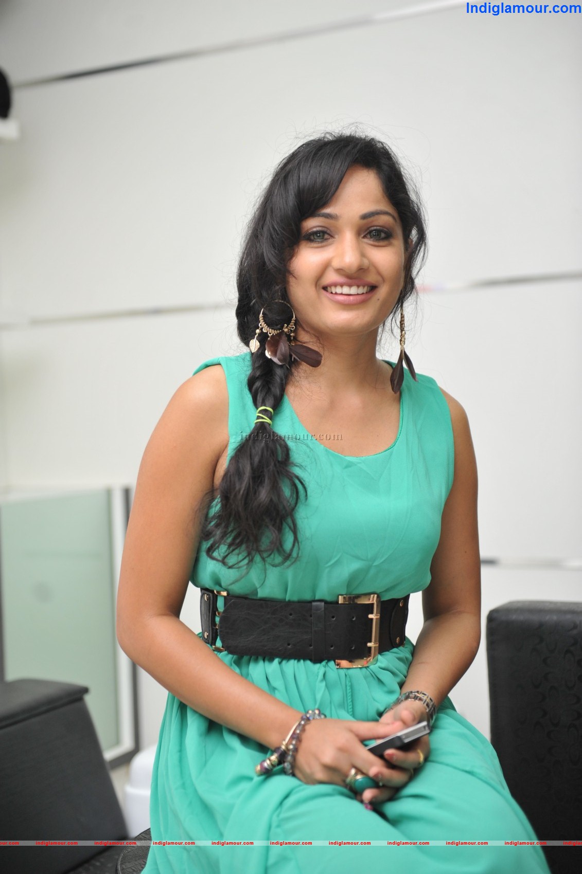 Madhavi Latha Actress hd photo