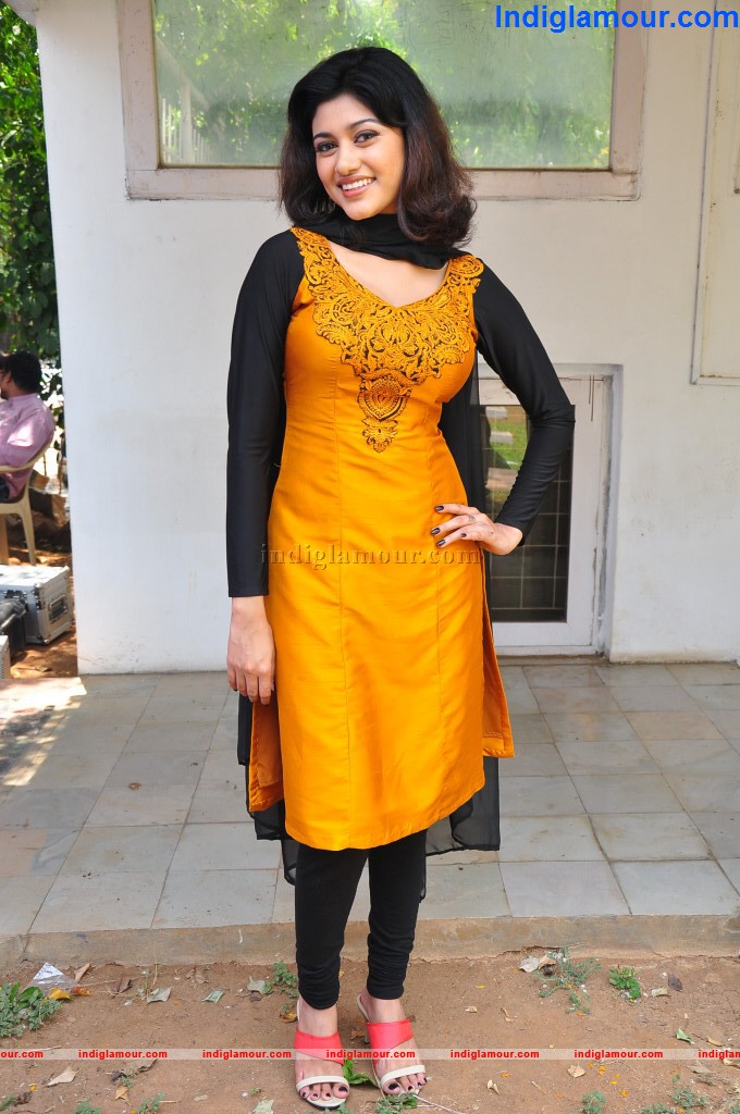 Oviya Alias Helen Actress hd photo
