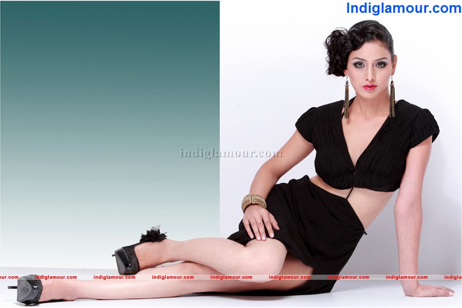 Ravneet Actress hd photo