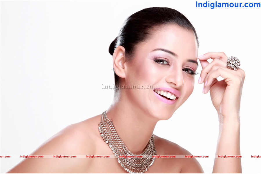 Ravneet Actress hd photo