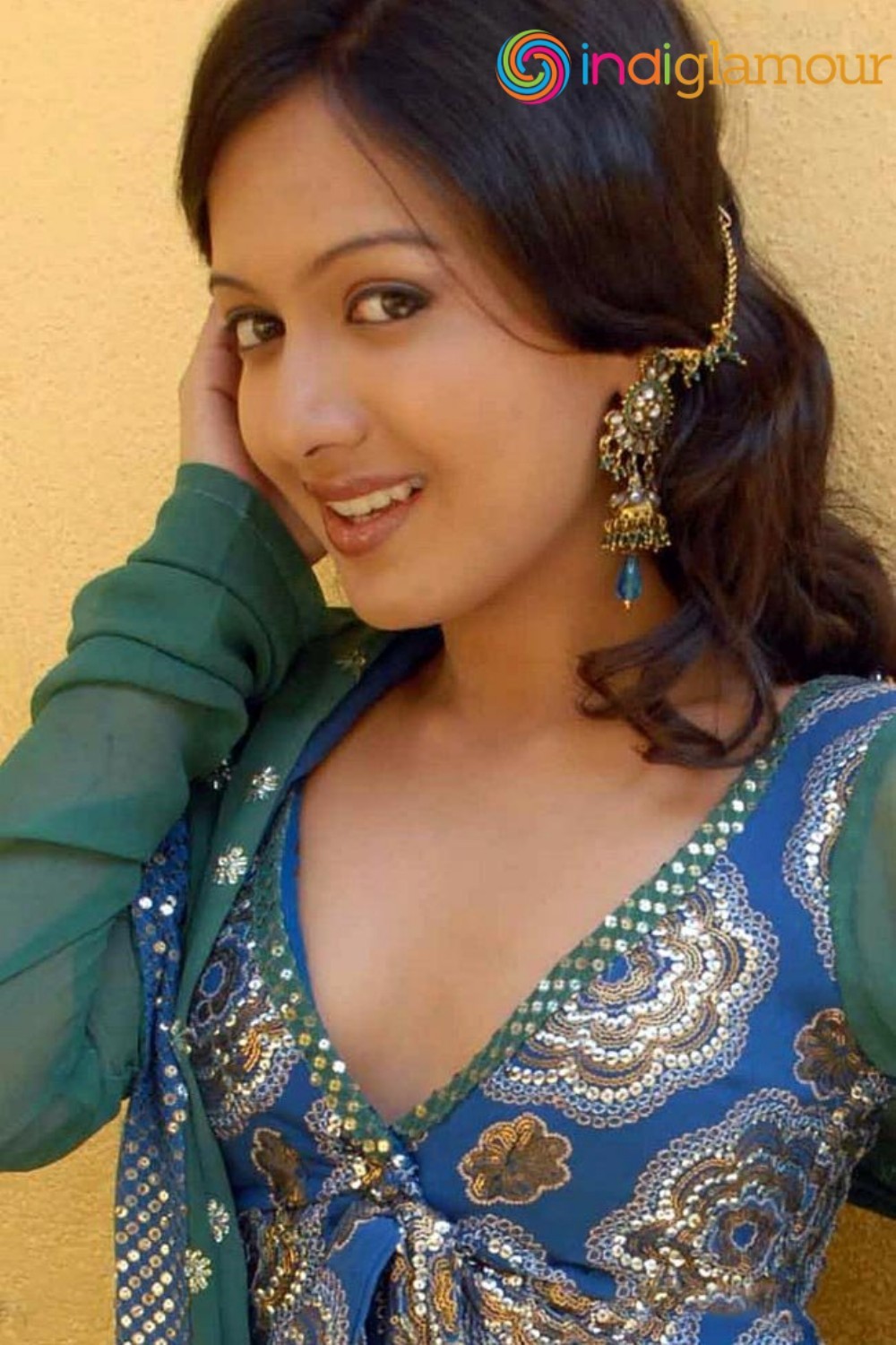 Catherine Tresa Actress hd photo