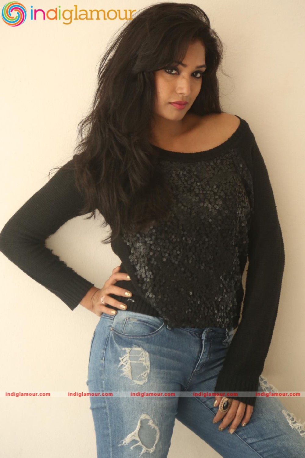 Ramya Actress hd photo