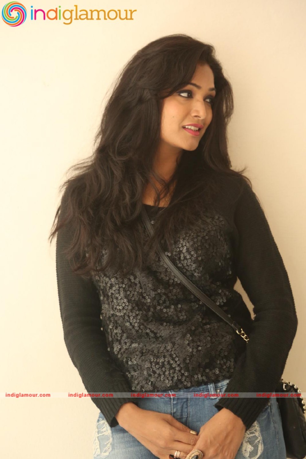 Ramya Actress hd photo