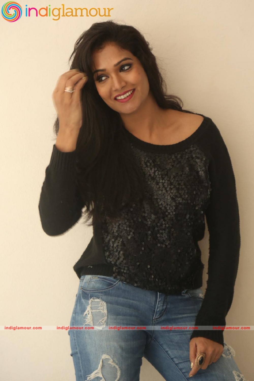 Ramya Actress hd photo