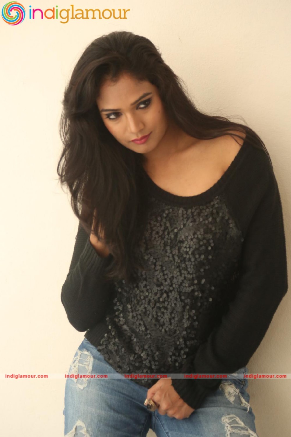 Ramya Actress hd photo