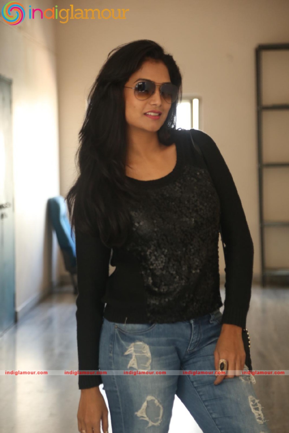 Ramya Actress hd photo