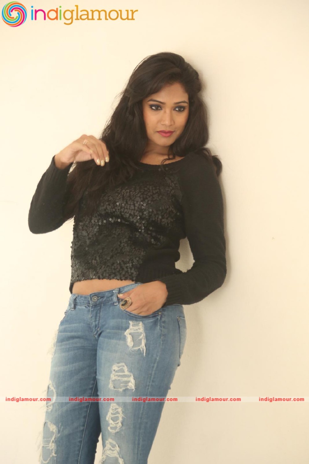 Ramya Actress hd photo