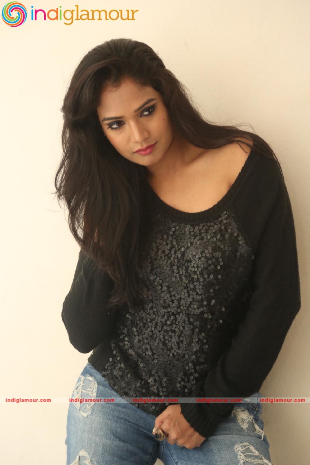 Ramya Actress hd photo