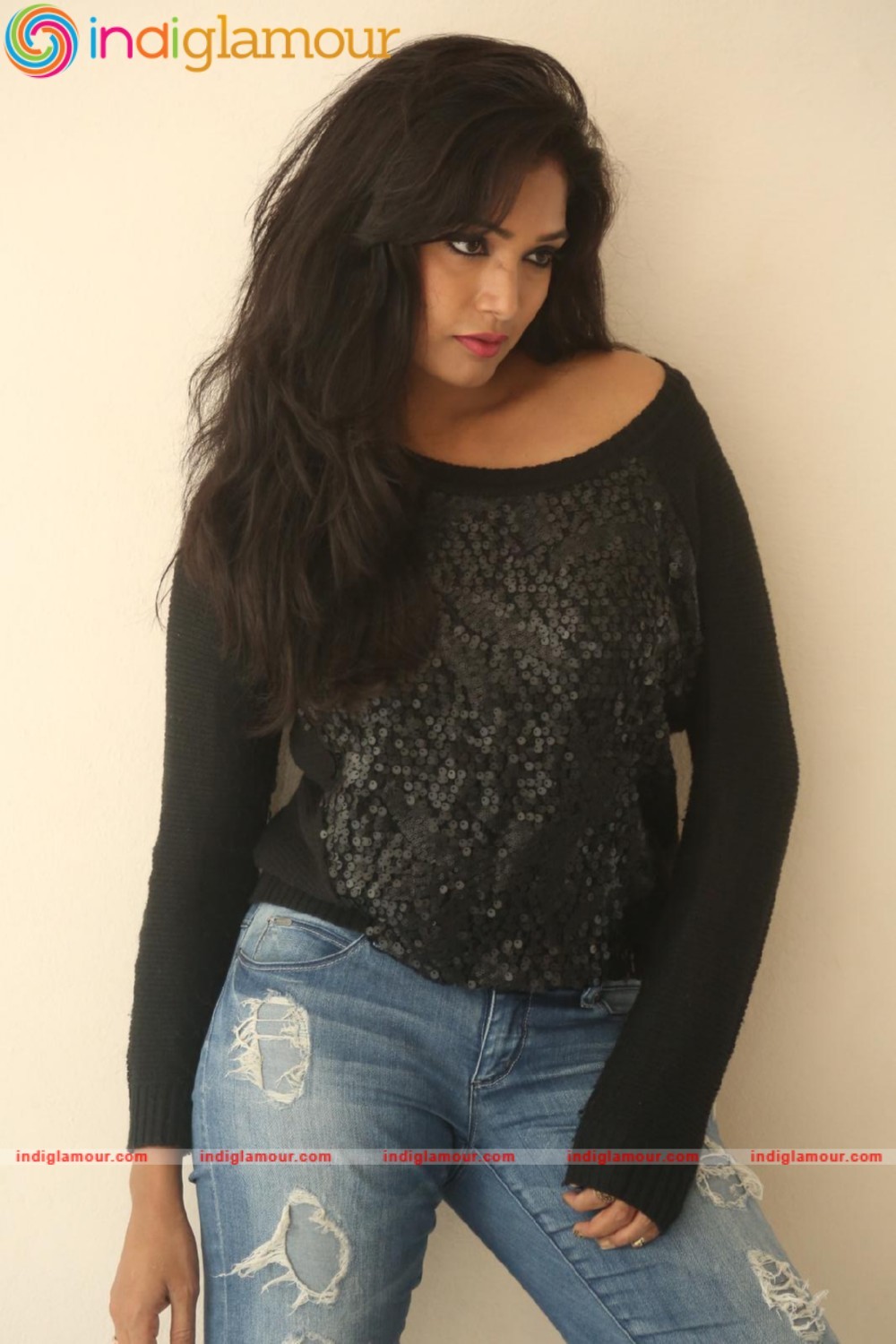 Ramya Actress hd photo
