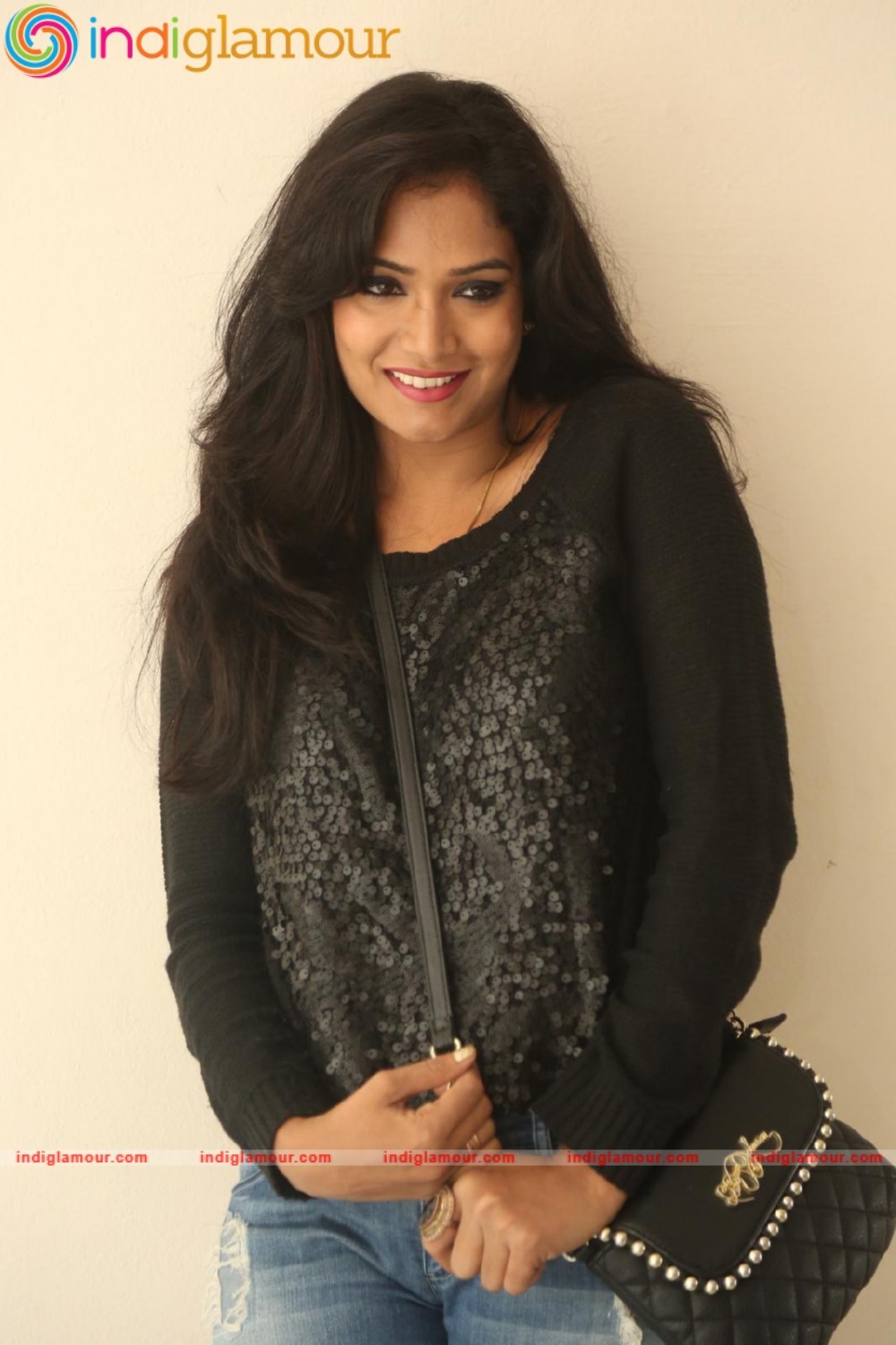 Ramya Actress hd photo