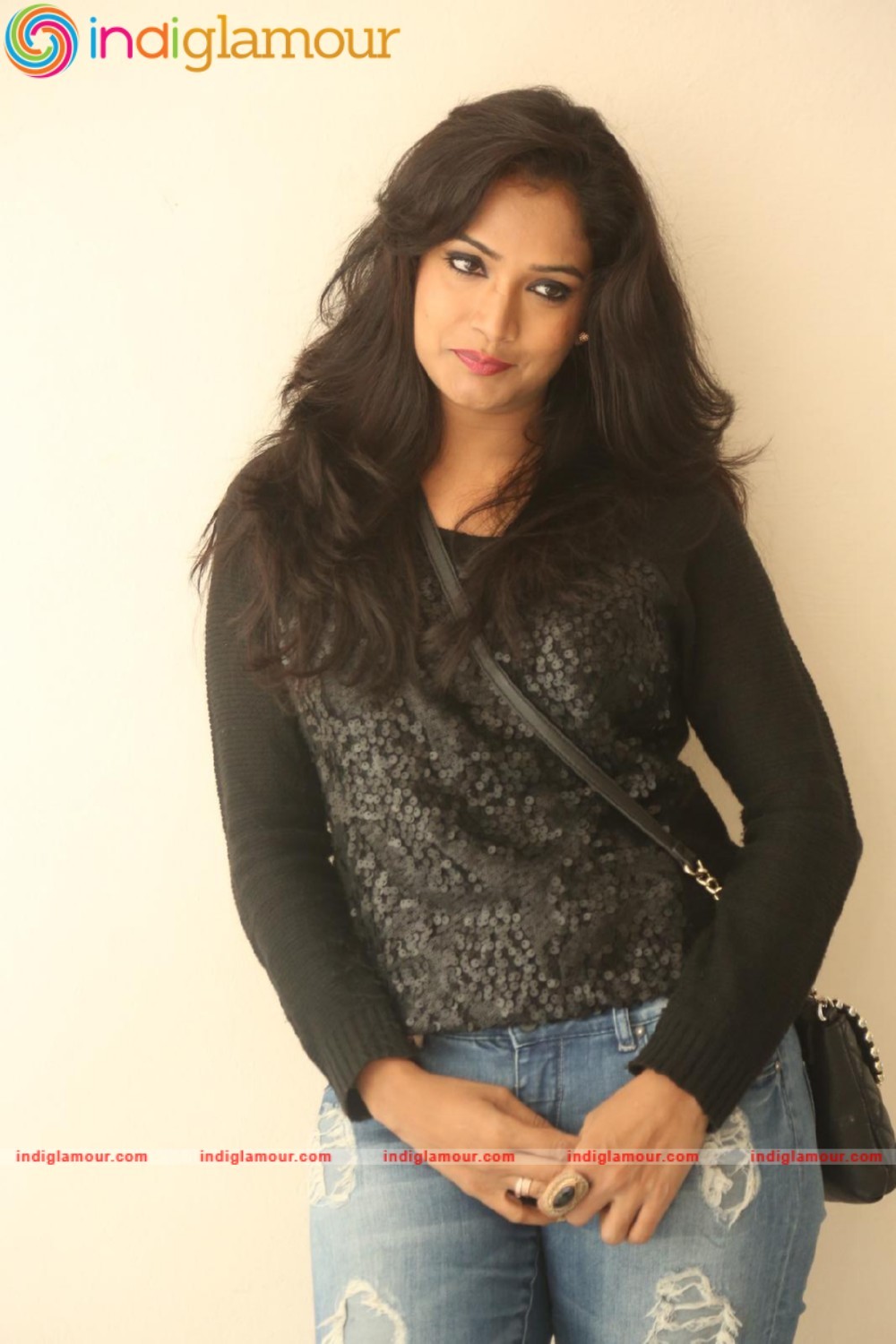 Ramya Actress hd photo
