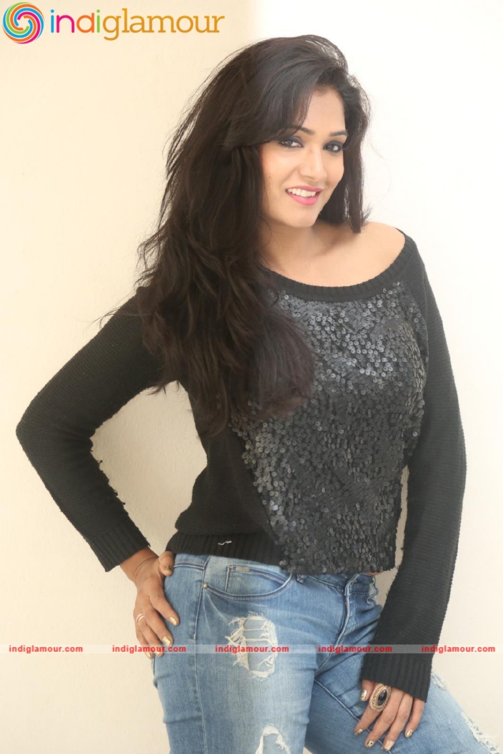 Ramya Actress hd photo