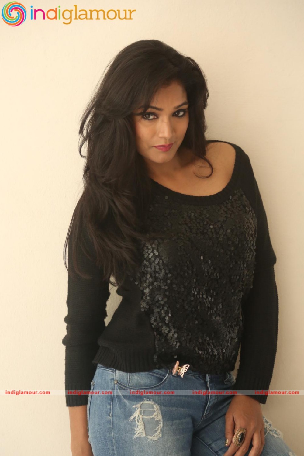 Ramya Actress hd photo