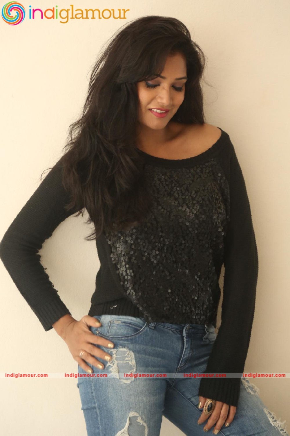 Ramya Actress hd photo