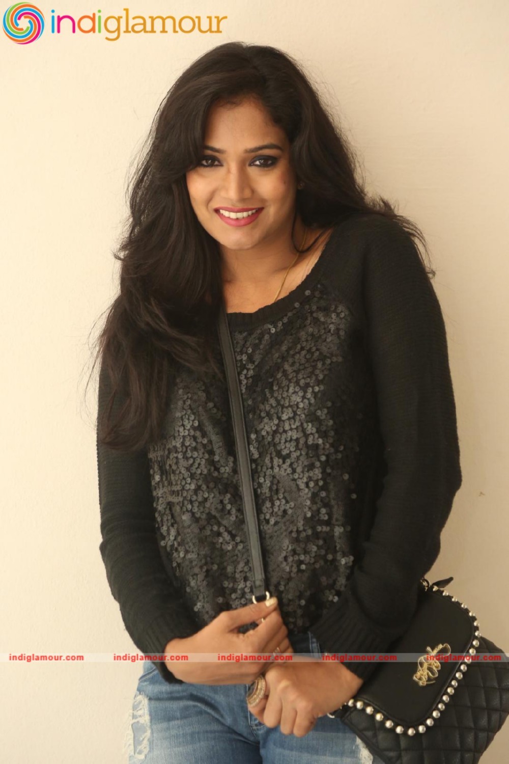 Ramya Actress hd photo