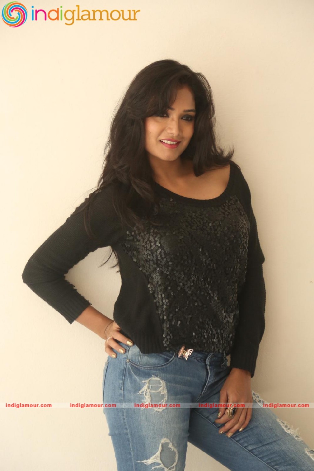 Ramya Actress hd photo
