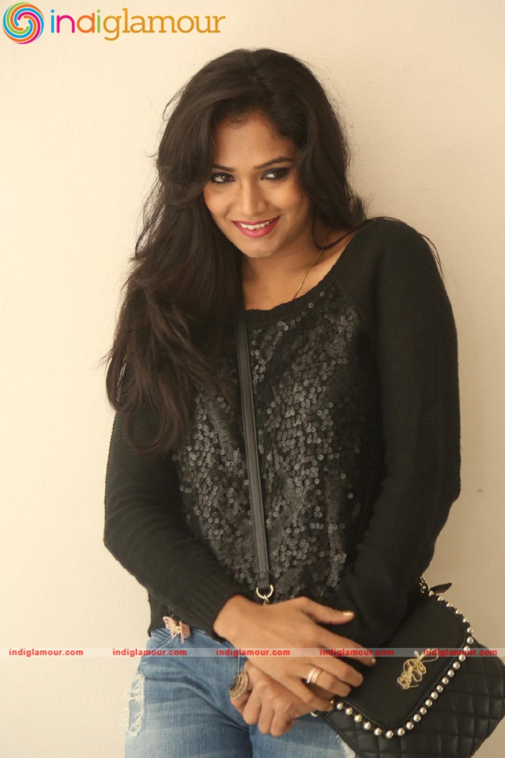 Ramya Actress hd photo