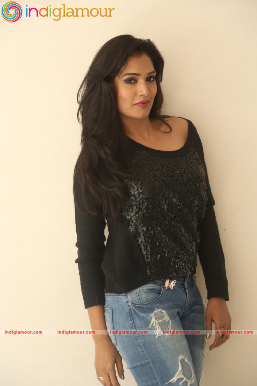 Ramya Actress hd photo