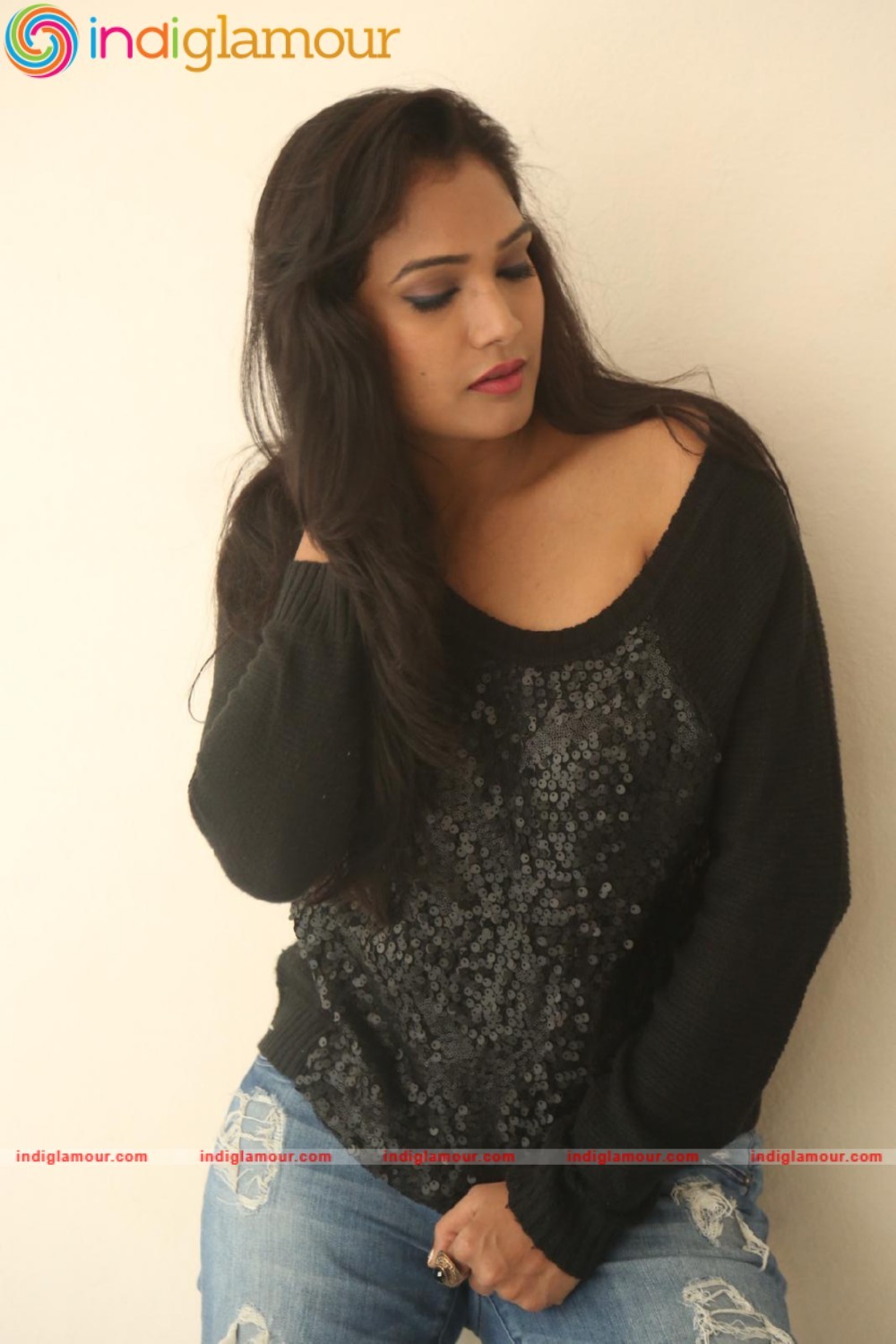 Ramya Actress hd photo
