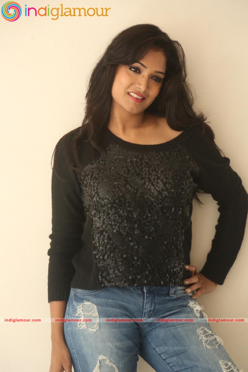 Ramya Actress hd photo