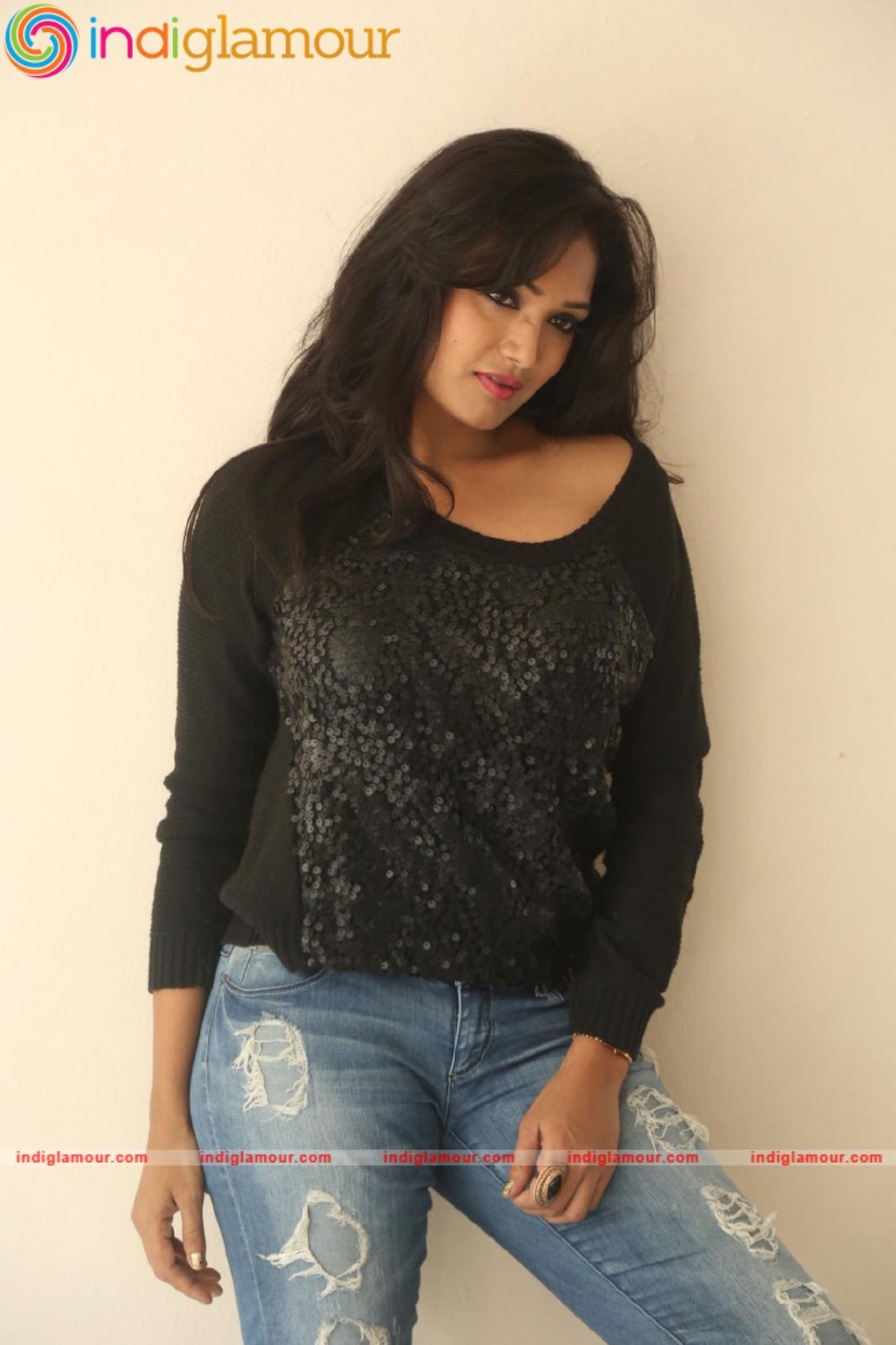Ramya Actress hd photo