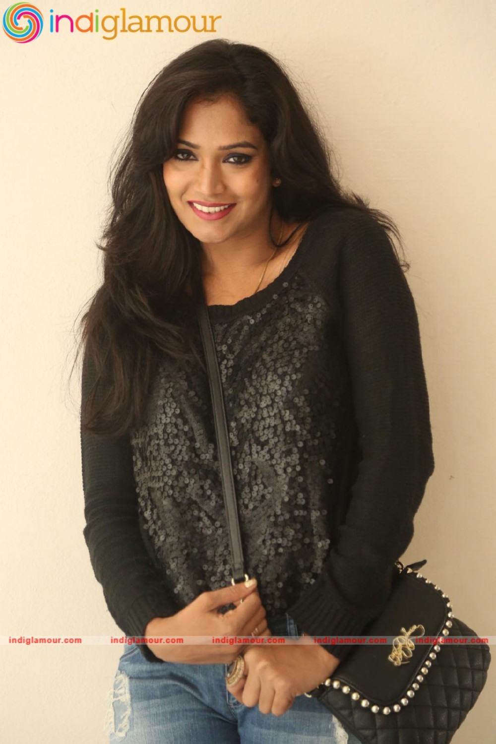 Ramya Actress hd photo