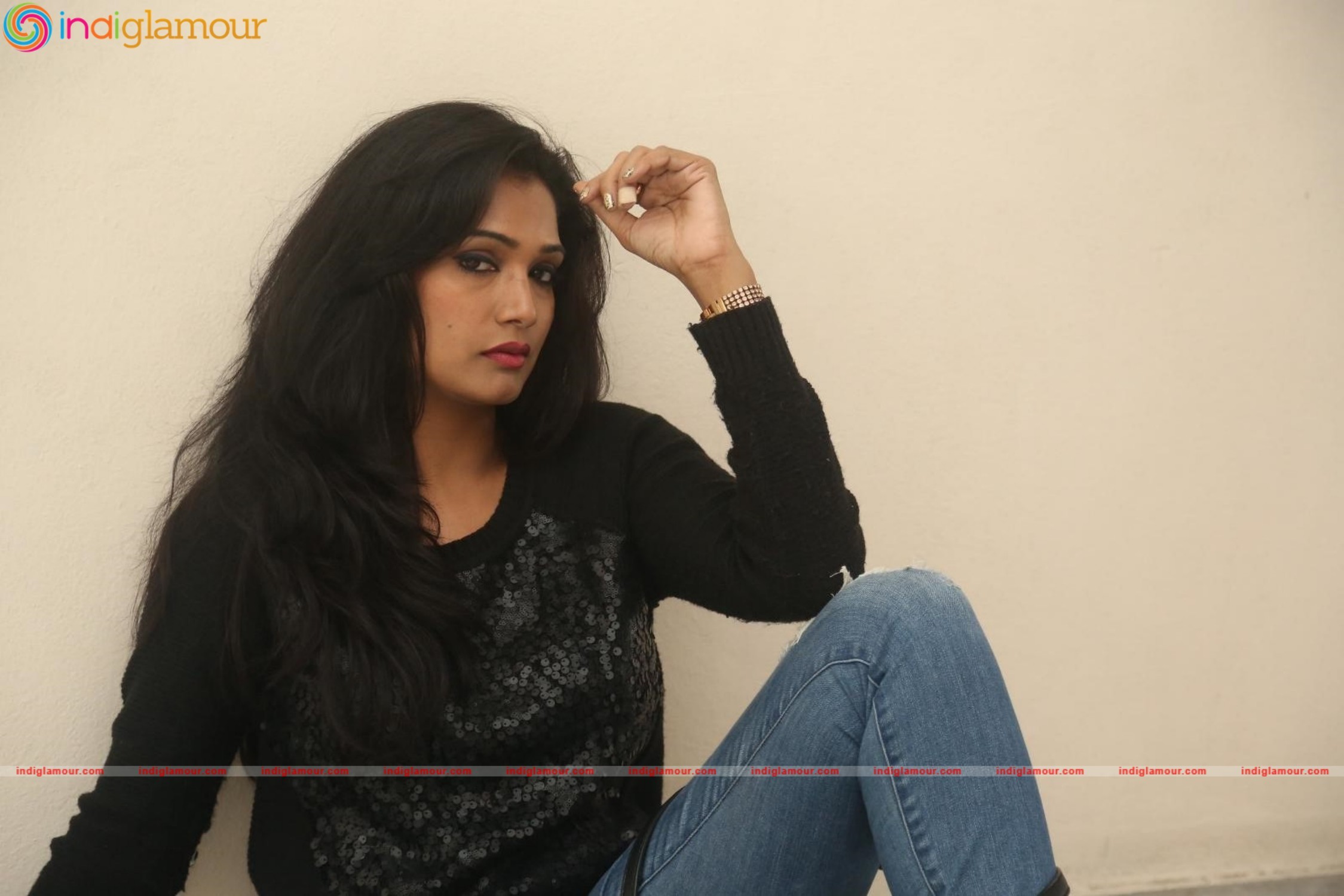 Ramya Actress hd photo