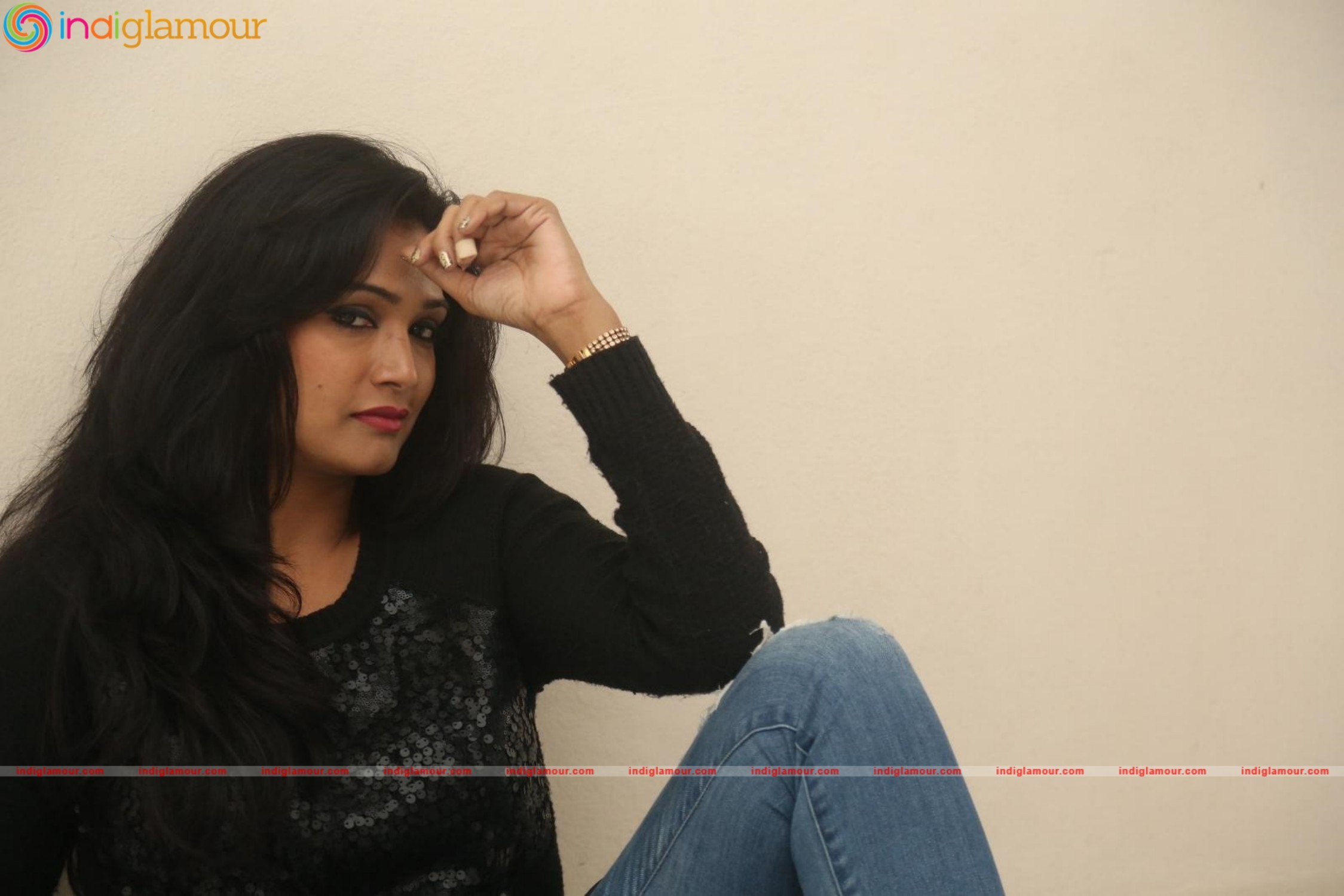 Ramya Actress hd photo