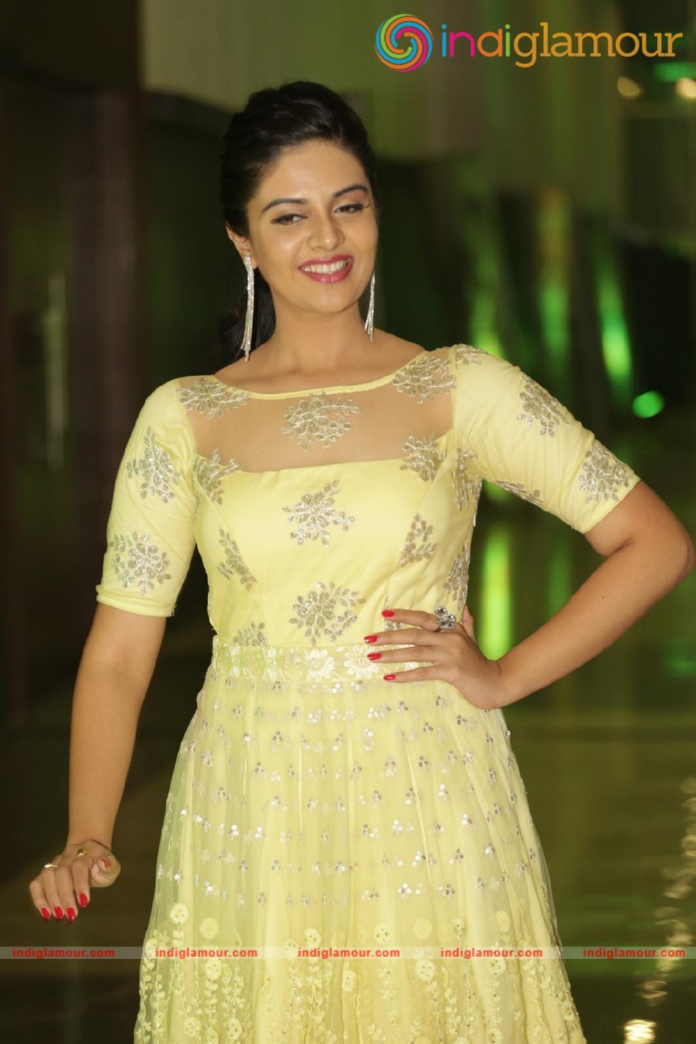 Srimukhi Actress hd photo