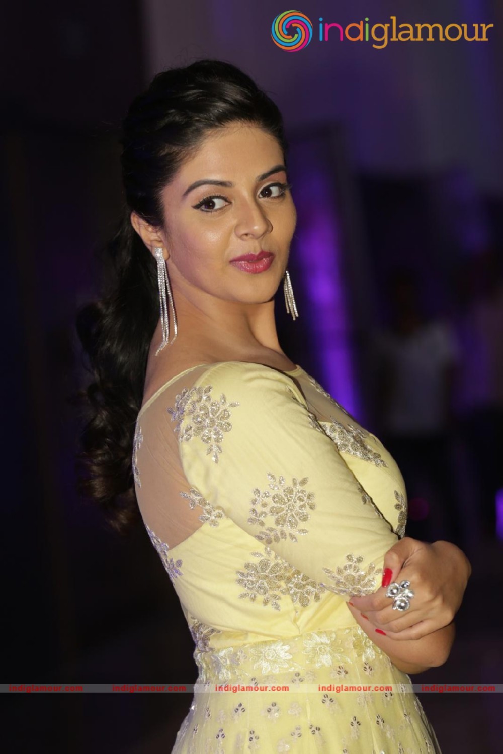 Srimukhi Actress hd photo