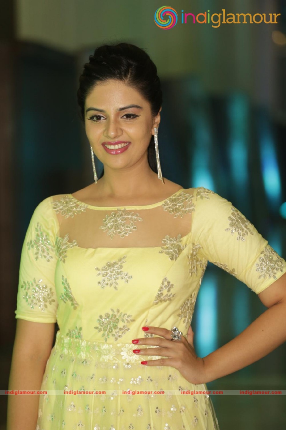 Srimukhi Actress hd photo
