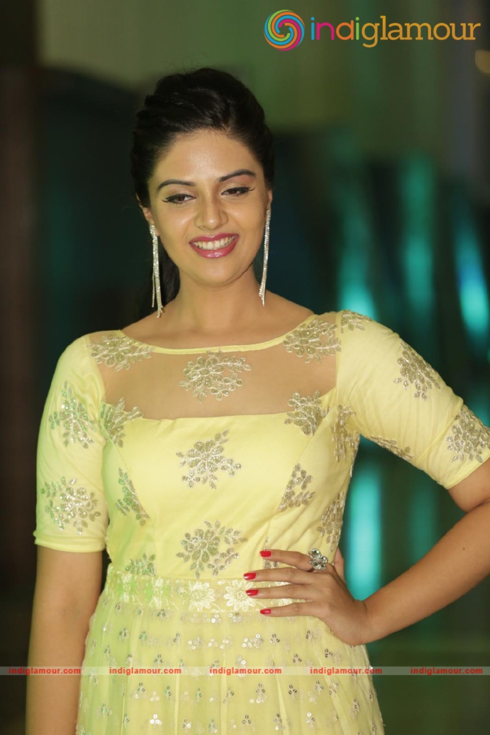 Srimukhi Actress hd photo