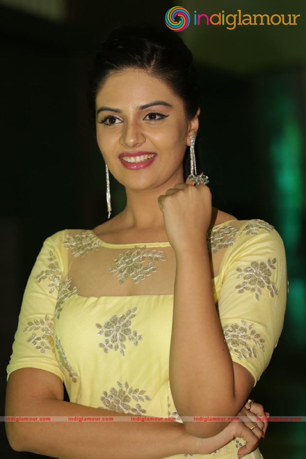 Srimukhi Actress hd photo