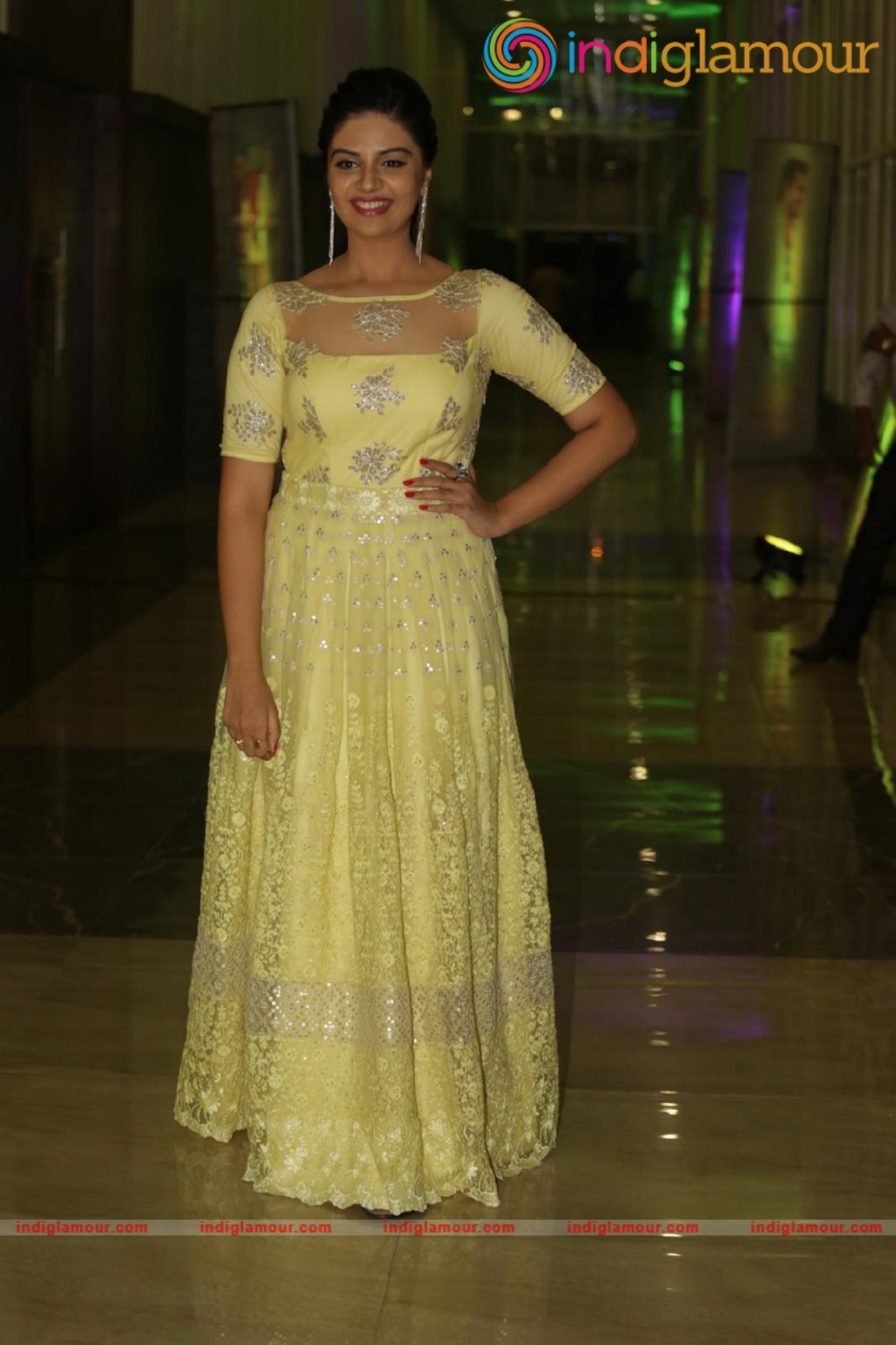 Srimukhi Actress hd photo