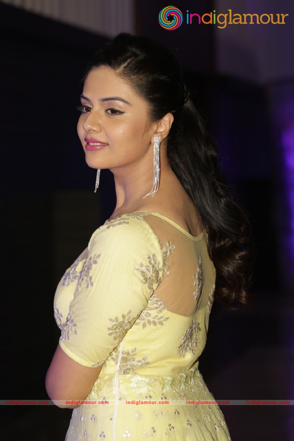 Srimukhi Actress hd photo