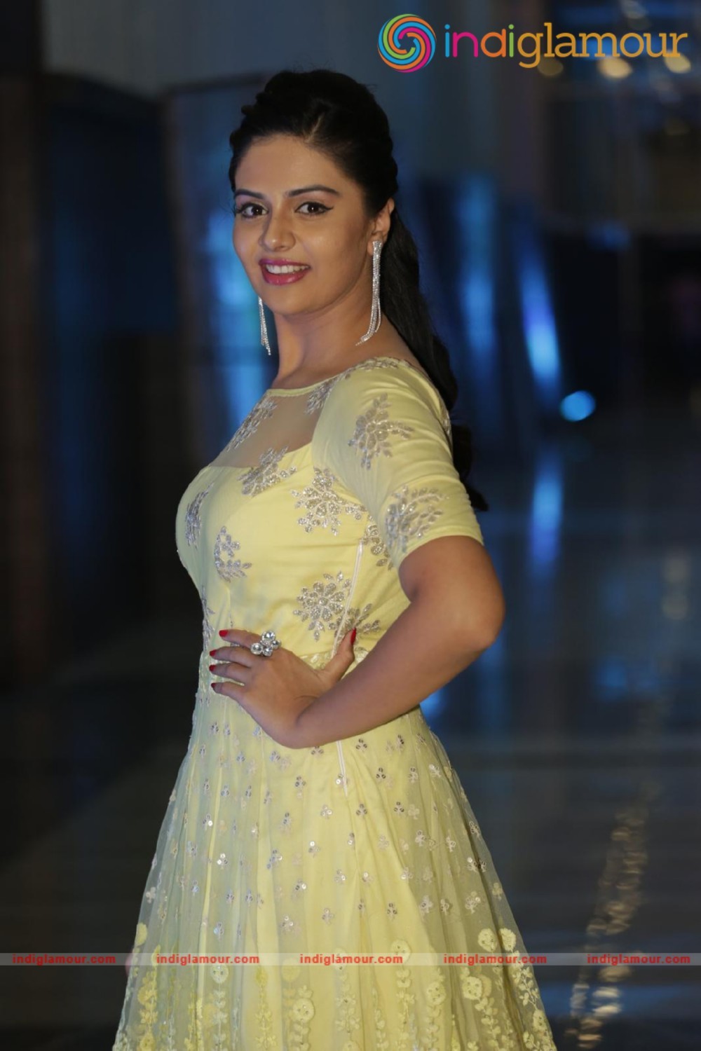 Srimukhi Actress hd photo
