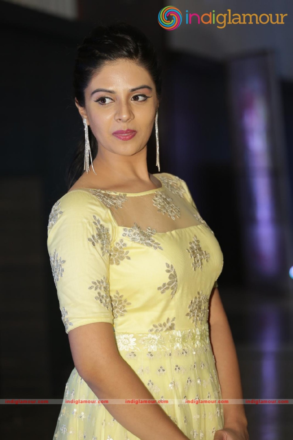Srimukhi Actress hd photo