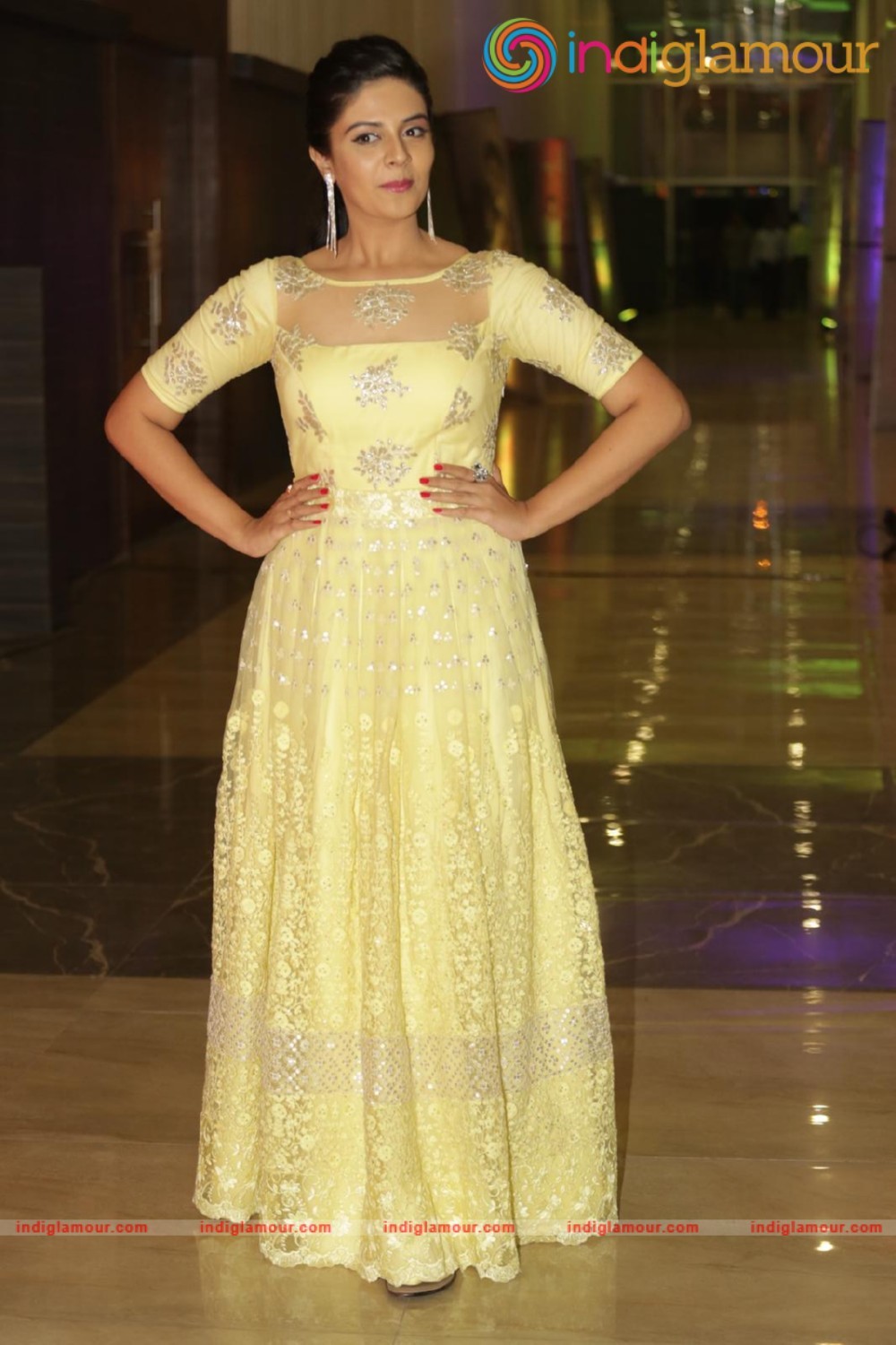 Srimukhi Actress hd photo