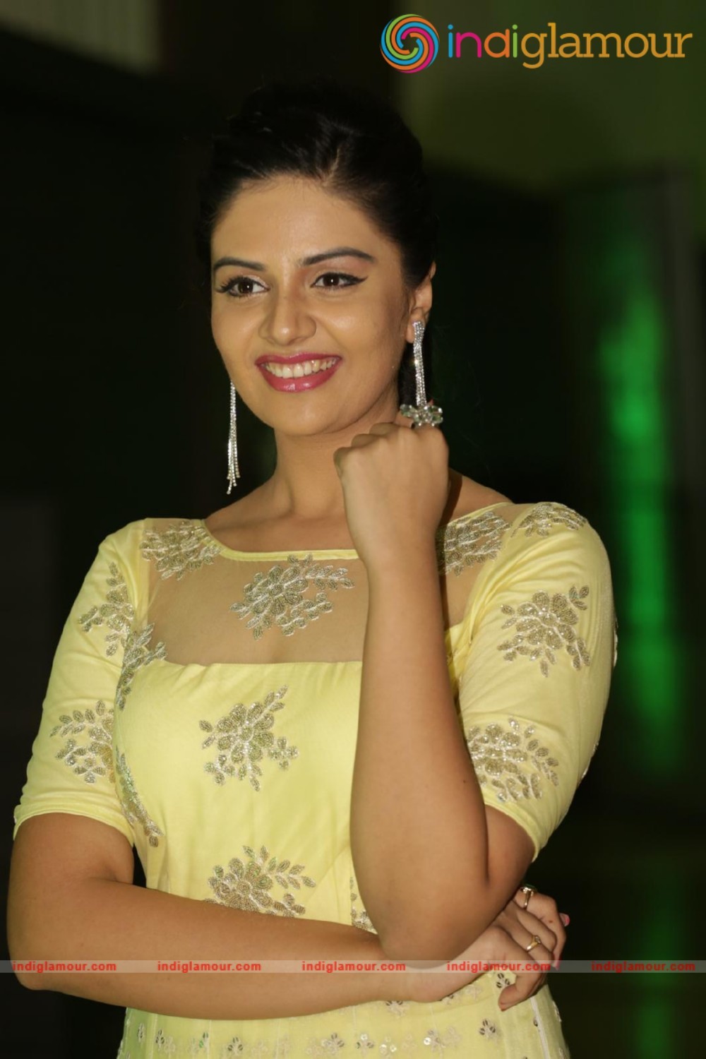Srimukhi Actress hd photo