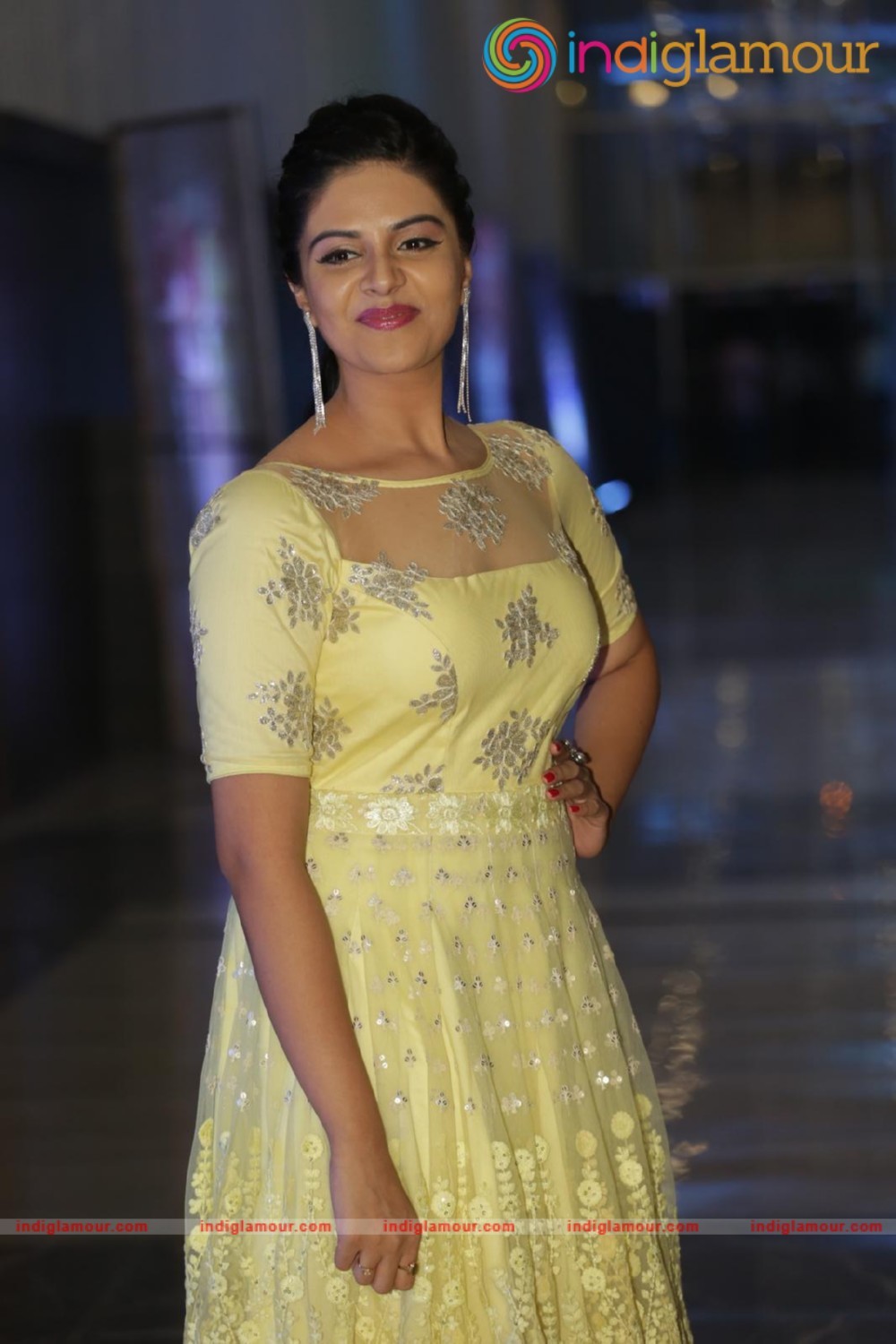 Srimukhi Actress hd photo