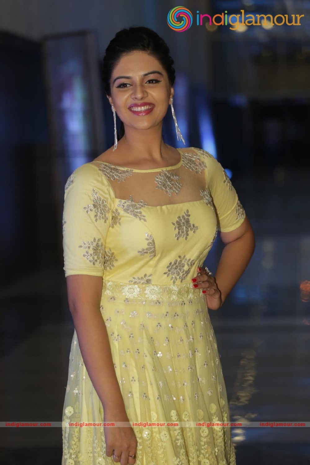 Srimukhi Actress hd photo