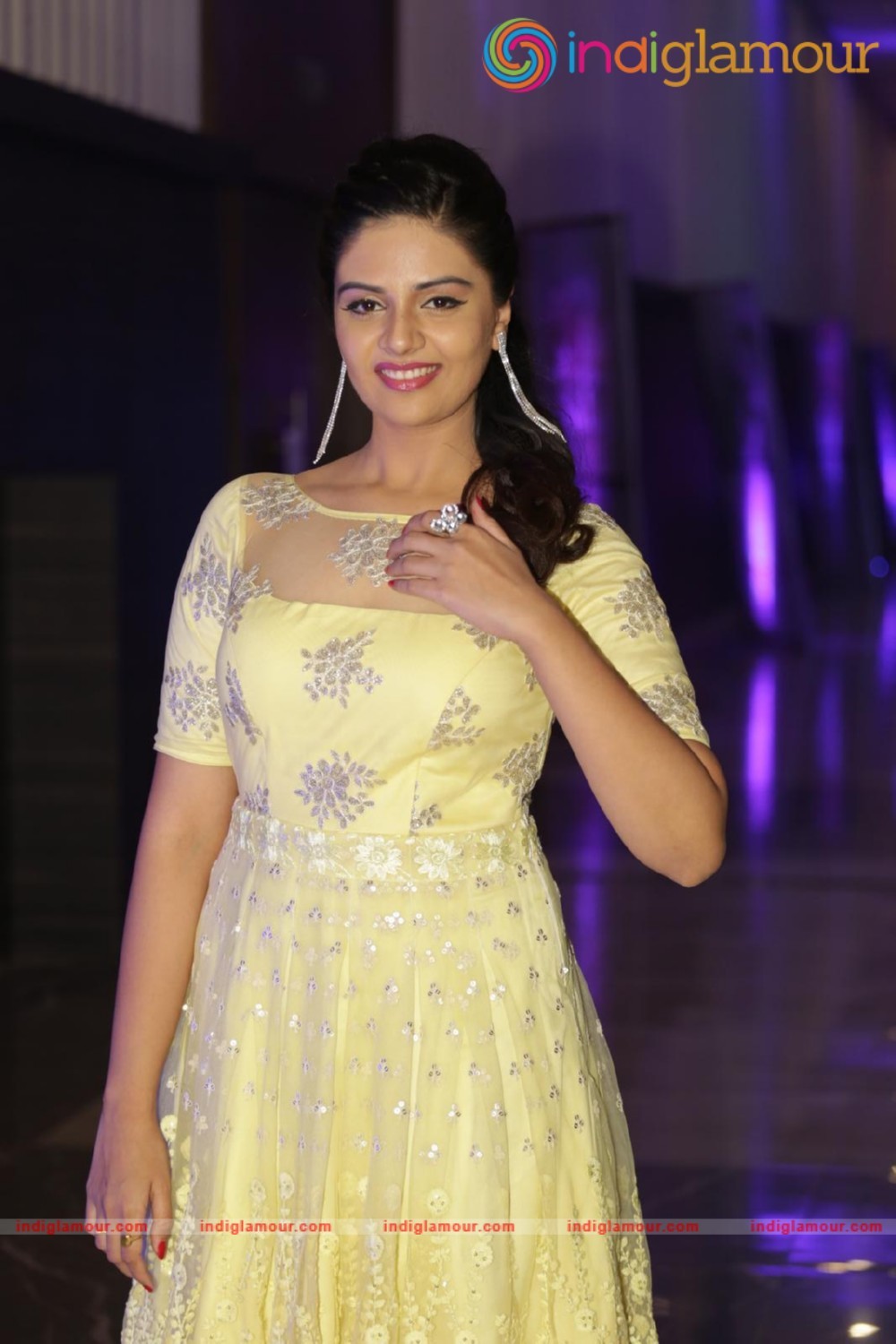 Srimukhi Actress hd photo