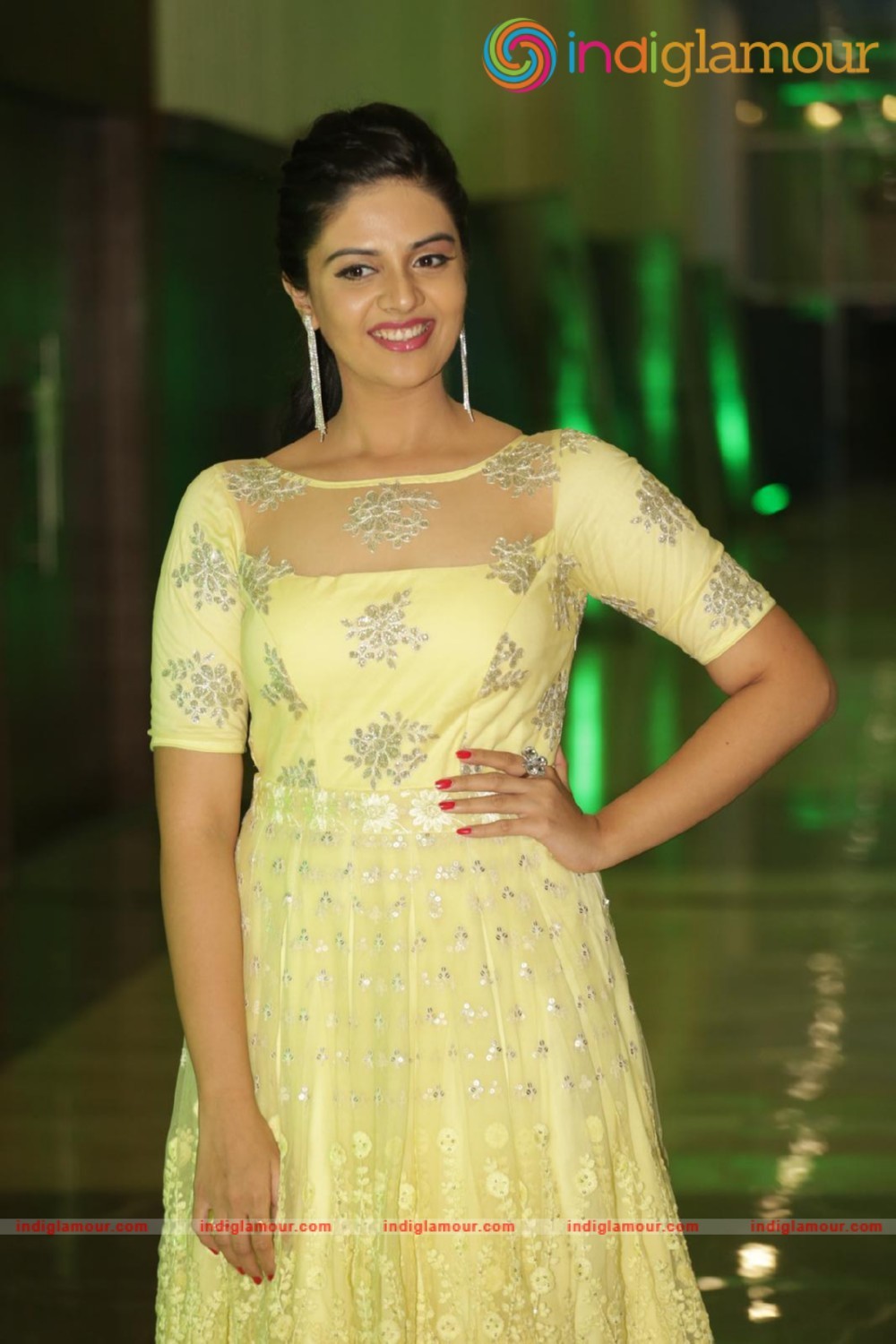 Srimukhi Actress hd photo