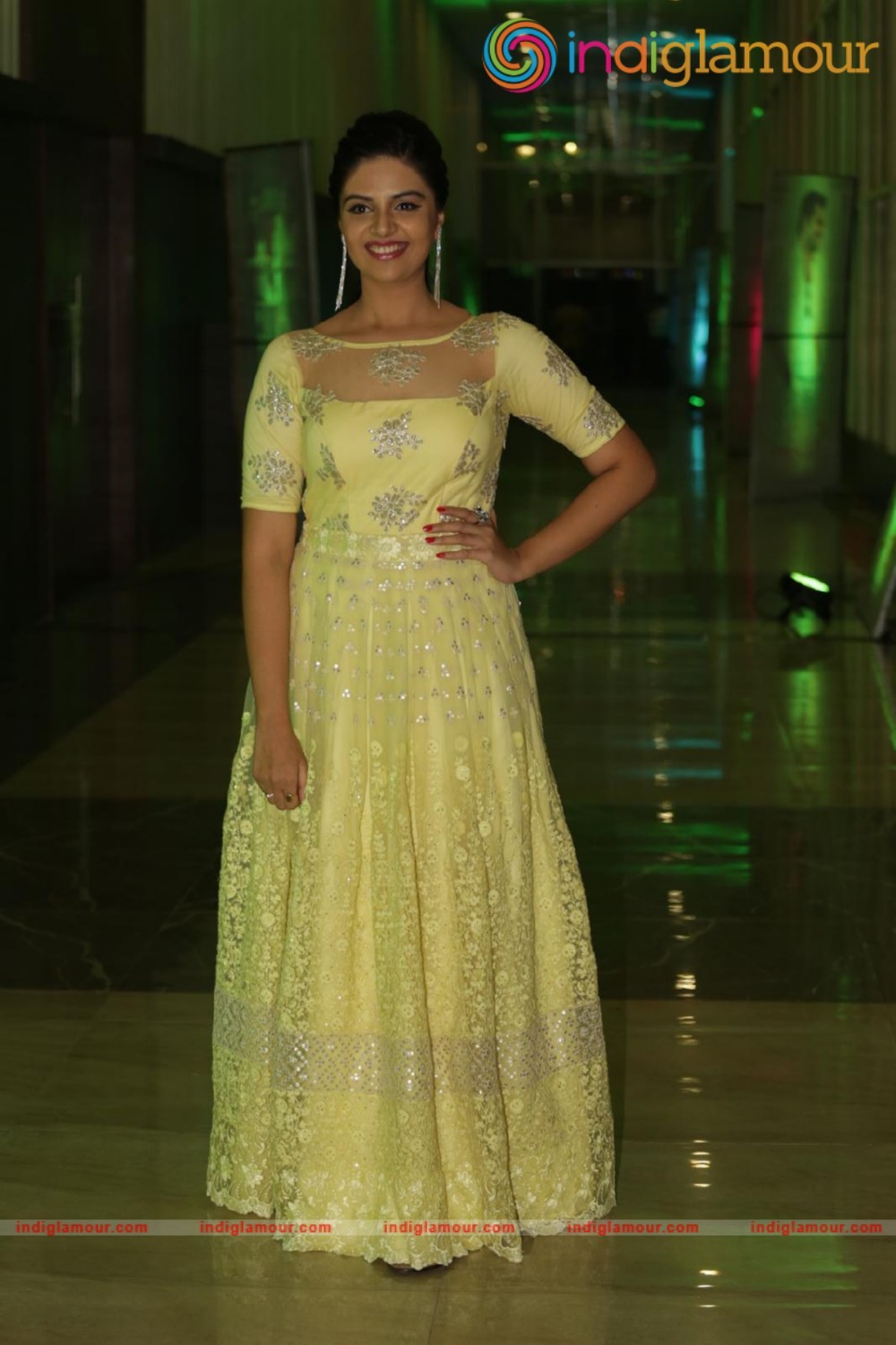 Srimukhi Actress hd photo
