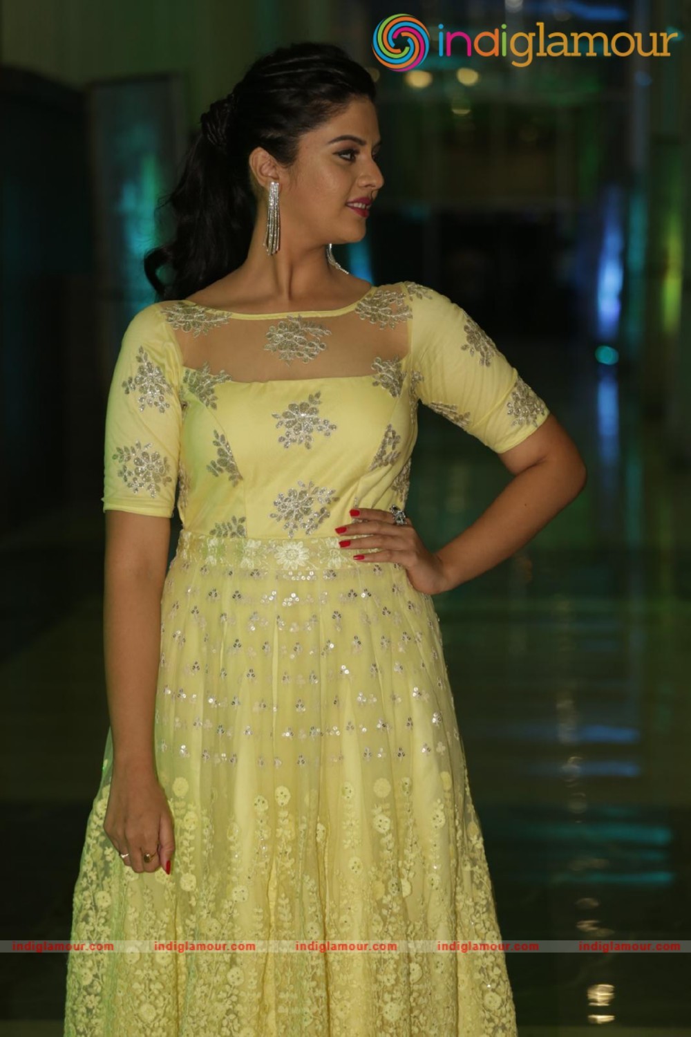 Srimukhi Actress hd photo