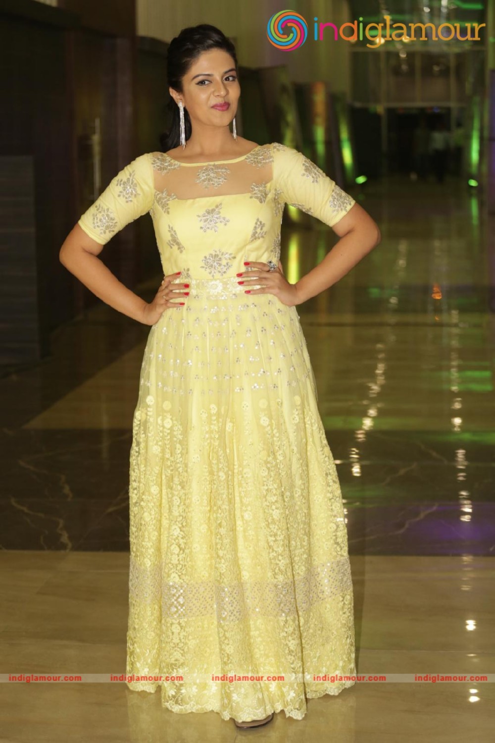 Srimukhi Actress hd photo