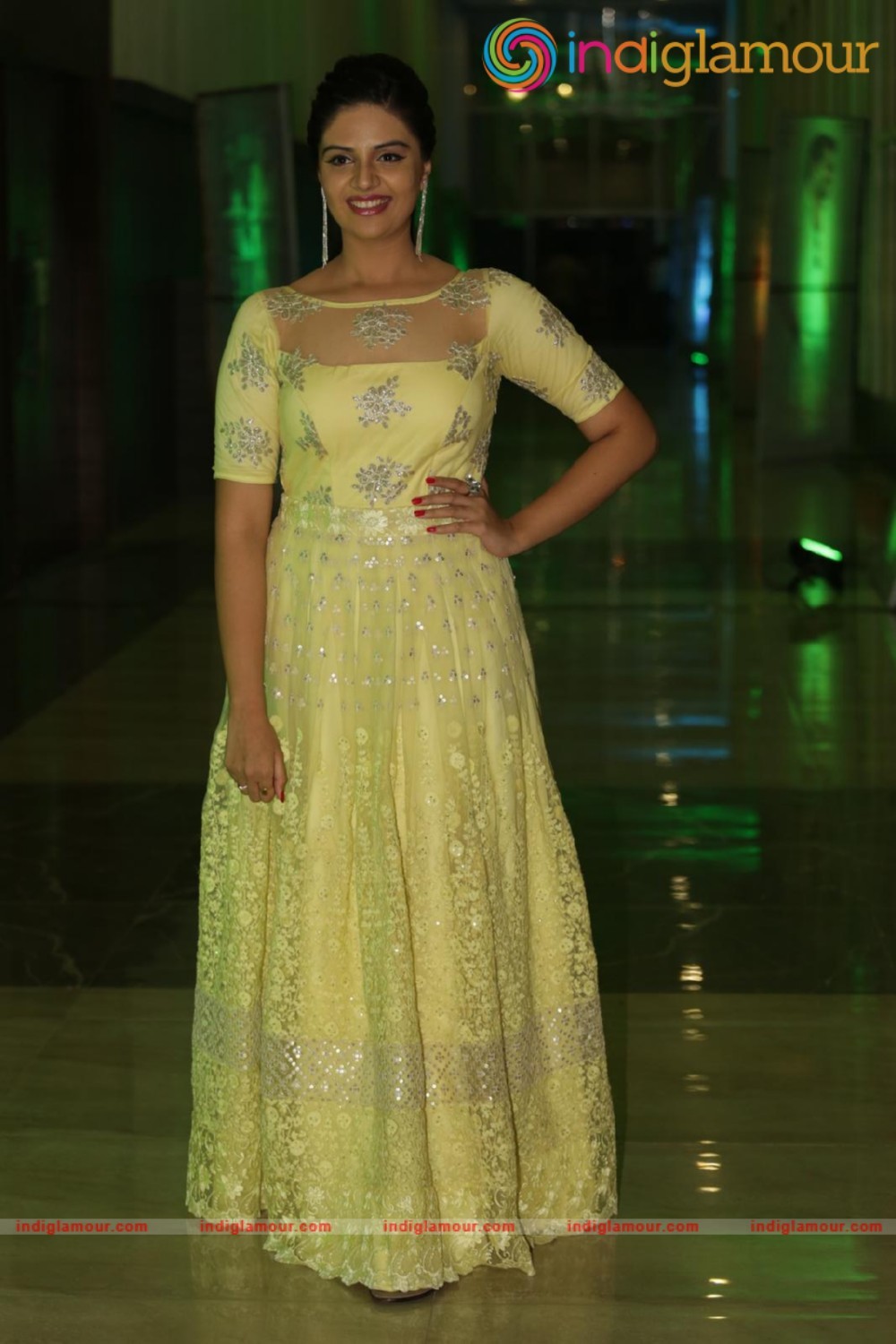 Srimukhi Actress hd photo
