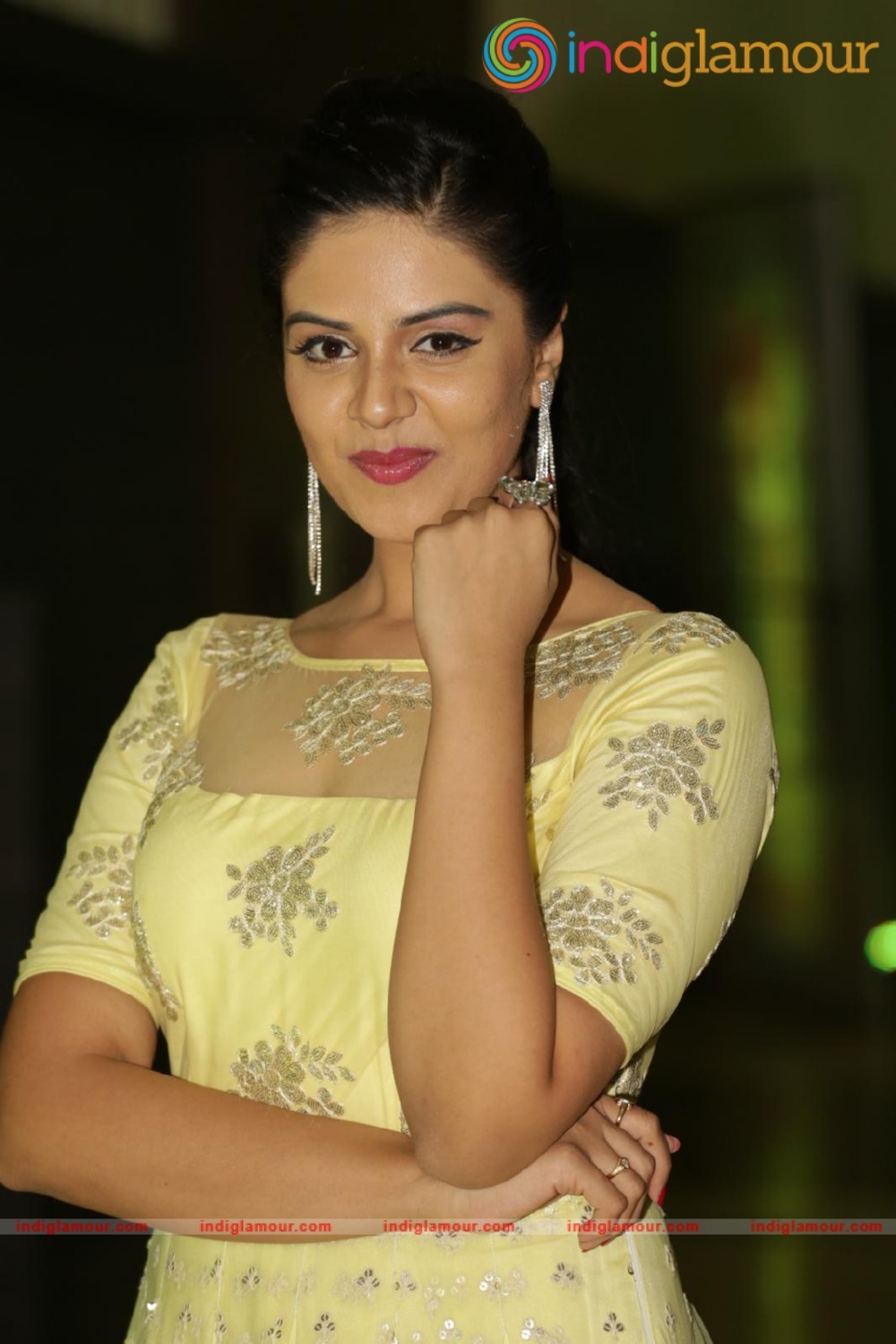Srimukhi Actress hd photo